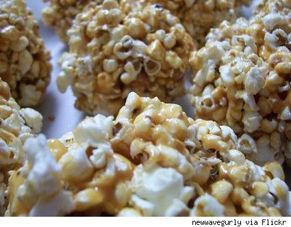 File:Popcorn-balls.jpg