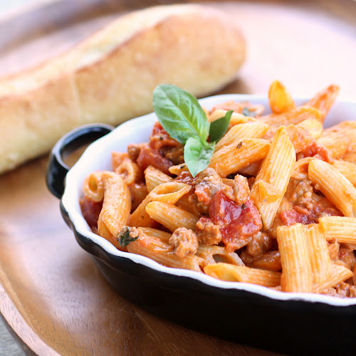 File:Sausagepasta.jpg